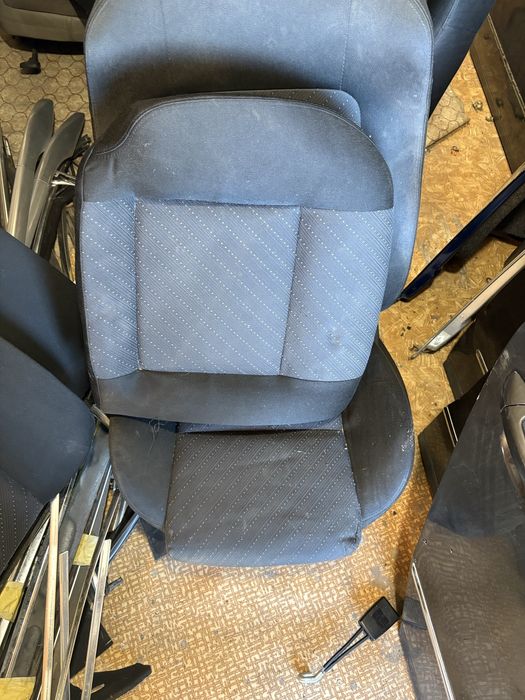 Салон-Сеат Леон 1m