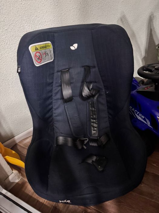 Продам автокресло Joie