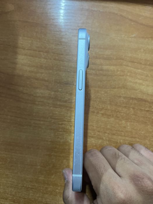 Продам Iphone 15 128gb