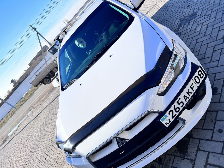 Продам машину lancer 10 2.0