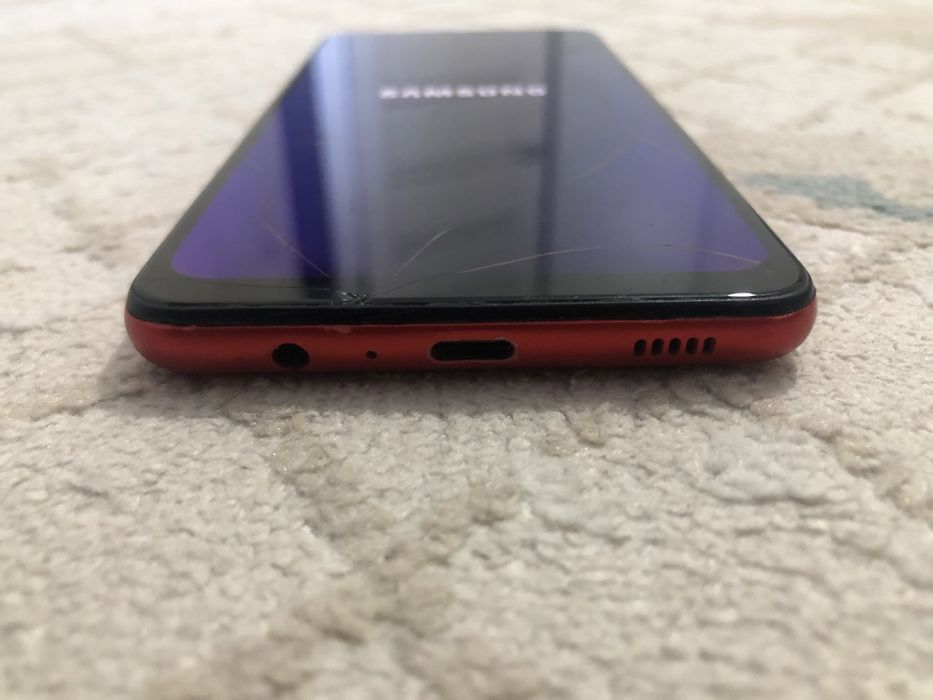 Samsung A12 в хорошем состоянии