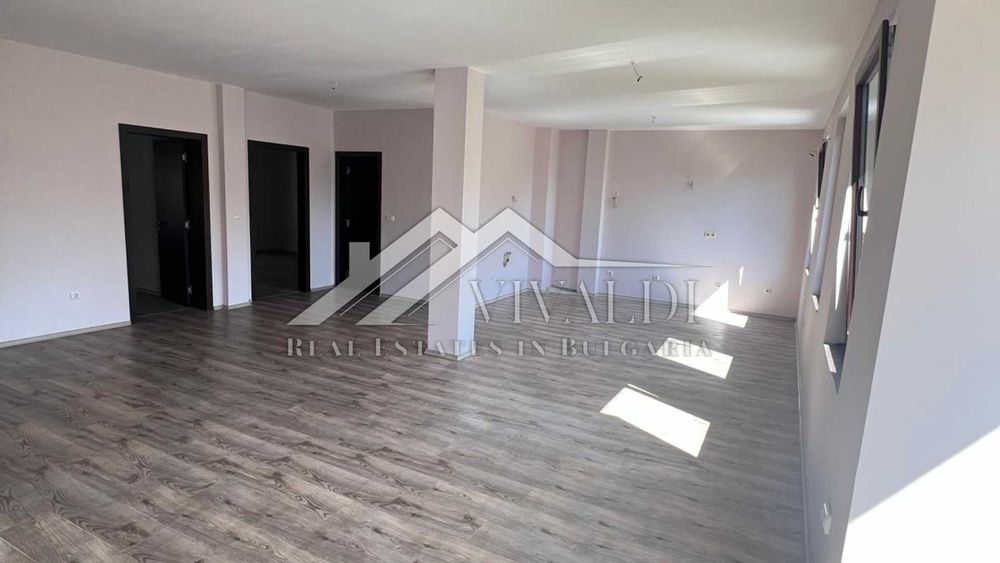 Продава се Четиристаен апартамент в Варна, Център - 180 кв.м за 1970 €/кв.м - Снимка #5