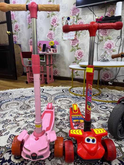 Самокат,ролики, парта,велик