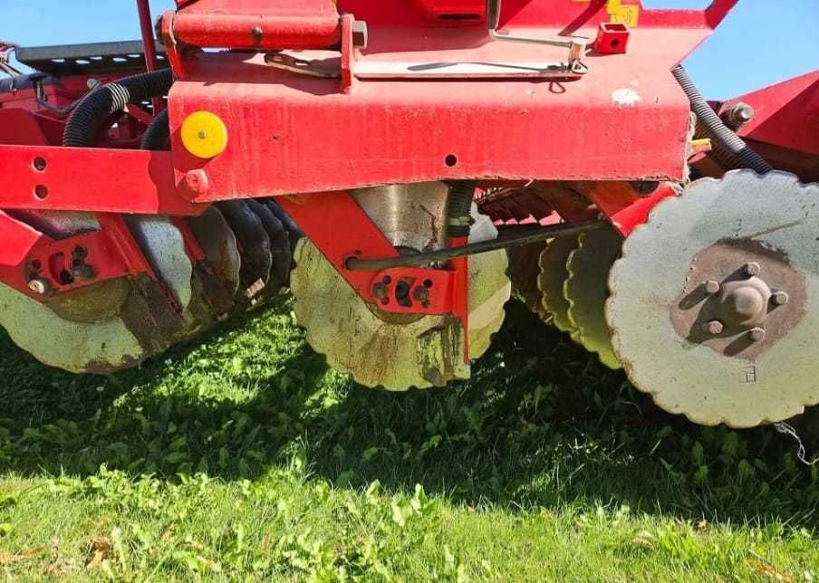 Semanatoare Vaderstad Rapid 400 C fertilizare cu discuri an 2016 Kuhn