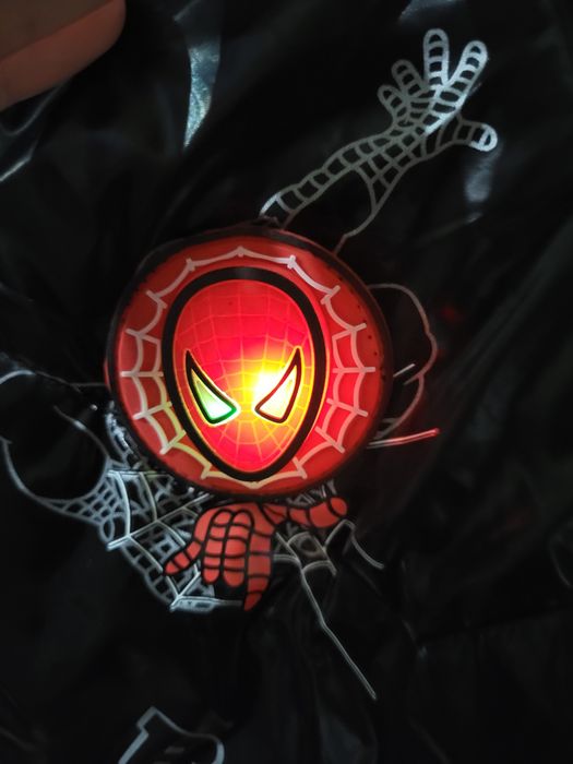 Куртка осенняя человек-паук