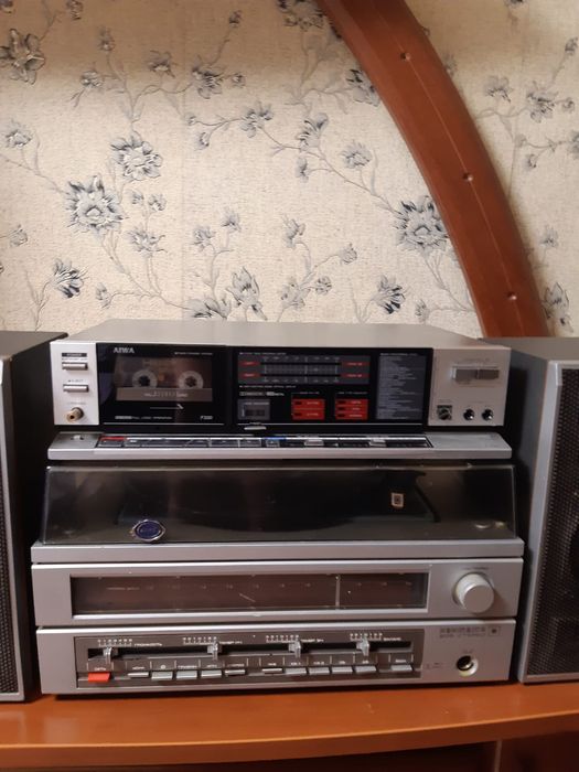 Продается музыкальный центр