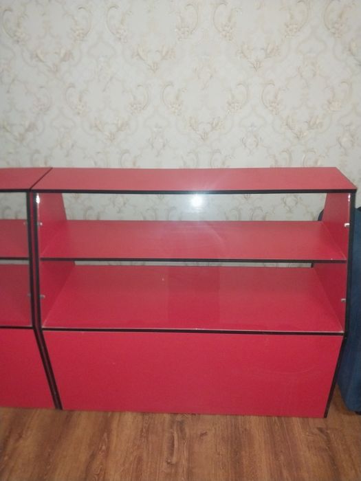 Витринные полки для косметики и прочее