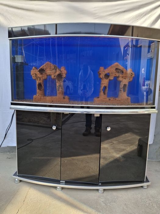 To'liq komplektdagi Akvarium