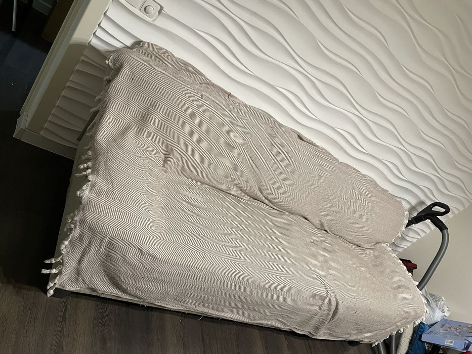 Срочно ! Диван бу не раскладной