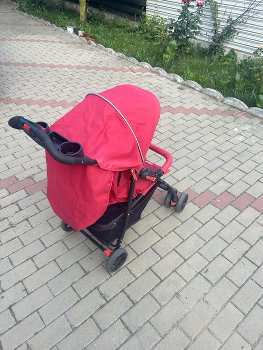 Cărucior copii roșu, bine întreținut, gata de utilizare