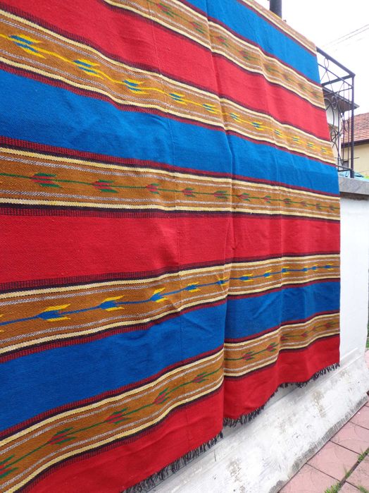 Вълнен възрожденски ръчно тъкан килим