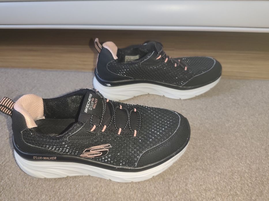 Adidasi Skechers fete m 36