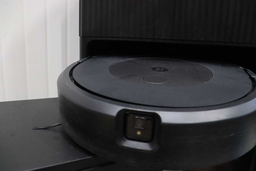 iRobot Roomba Combo j9+ Самоизпразваща се прахосмукачка робот