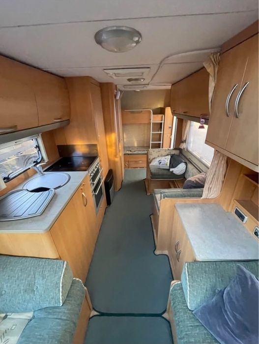 Продавам Swift Carisma 6 berth 2005 година в
