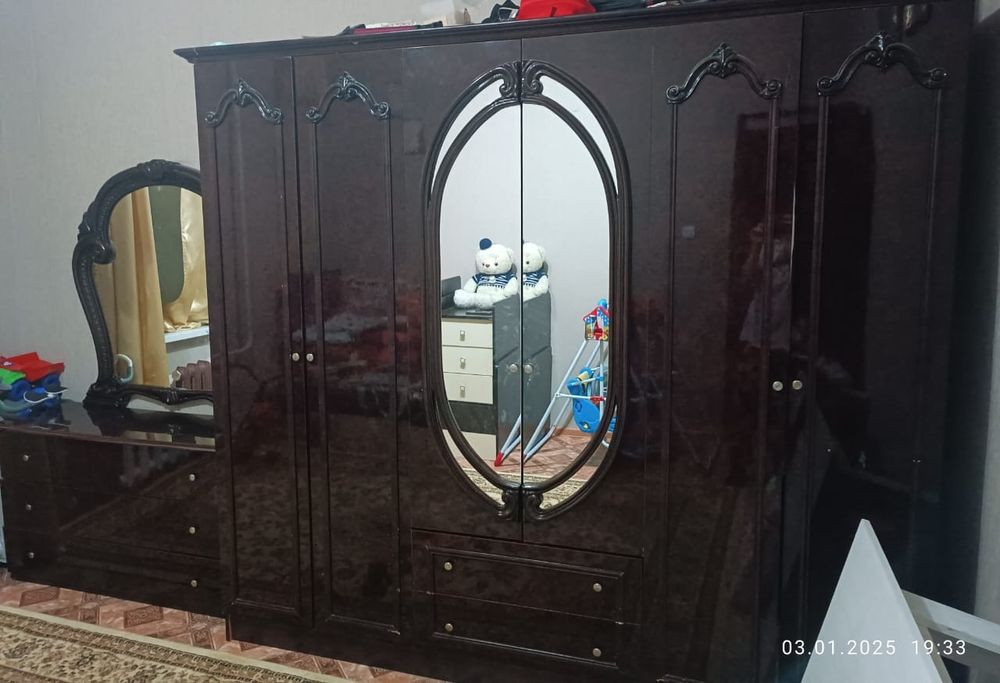 Шкаф жане айна тумбачкамен