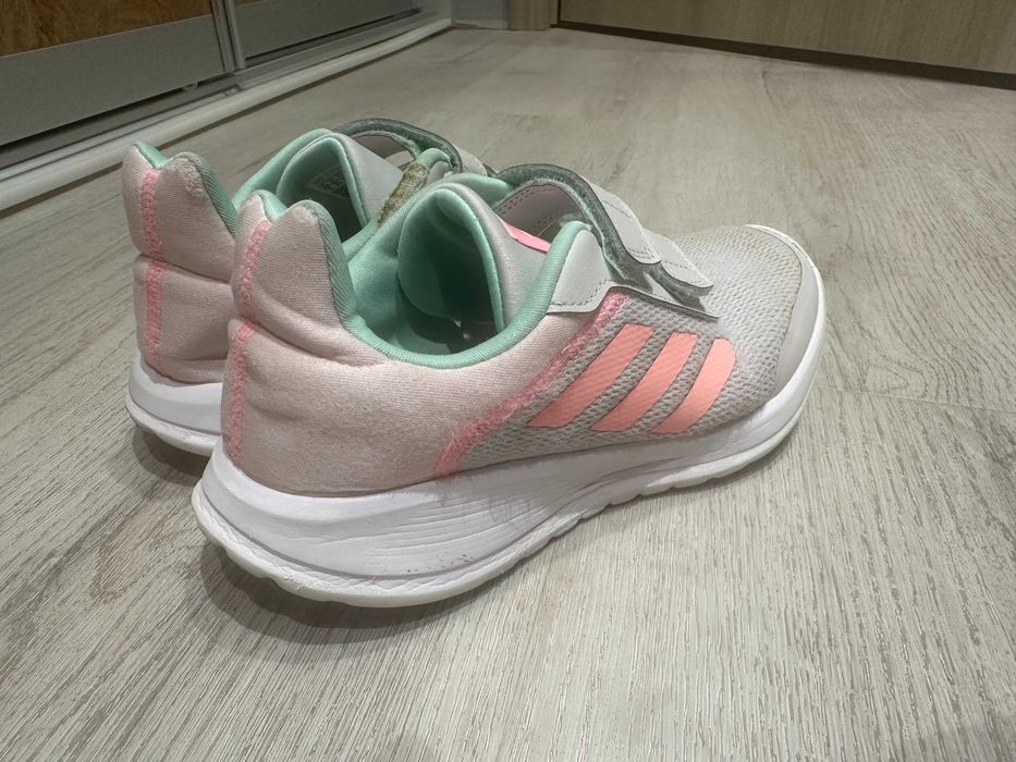 Детски маратонки Adidas номер 35