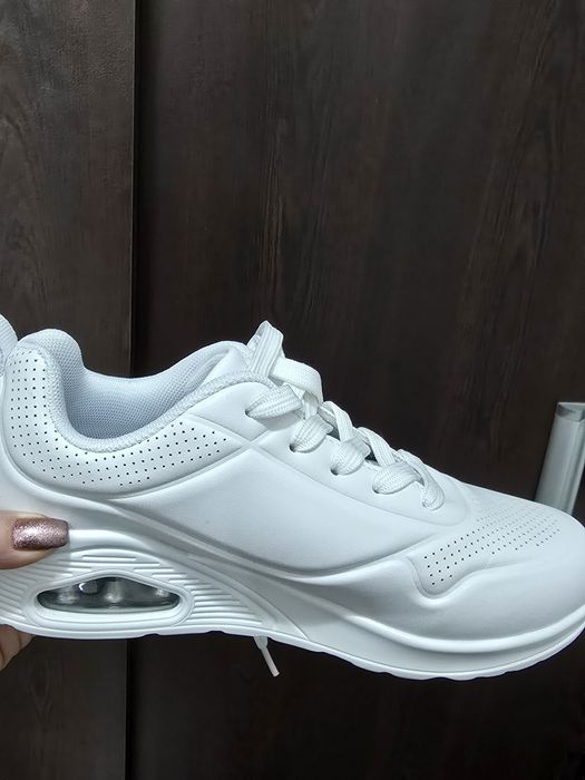 Дамски обувки и ботуши