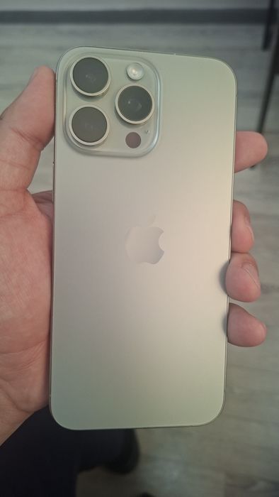 Продам Iphone 15 pro max 256
