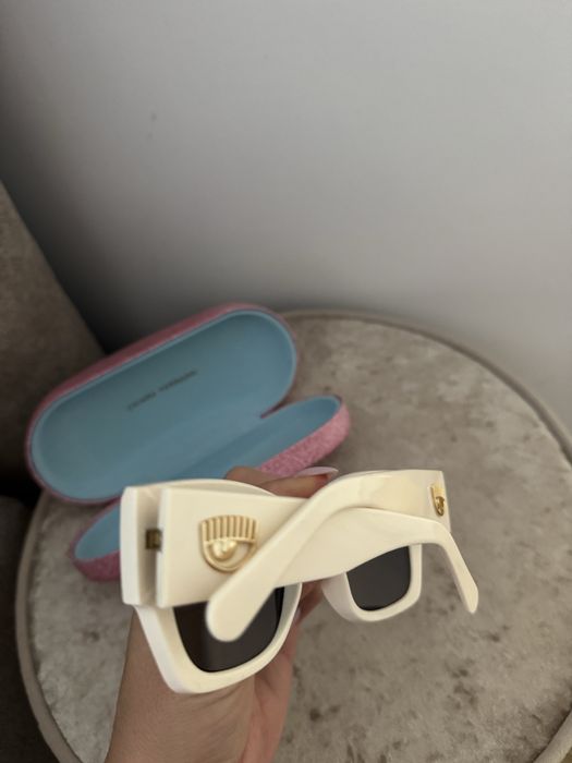 CHIARA FERRAGNI слънчеви очила