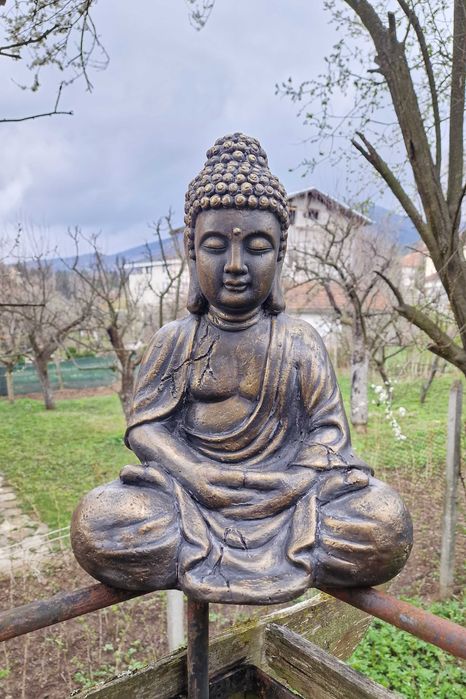 БУДА, БУДИЗЪМ–Голяма декоративна фигура 43см/30см