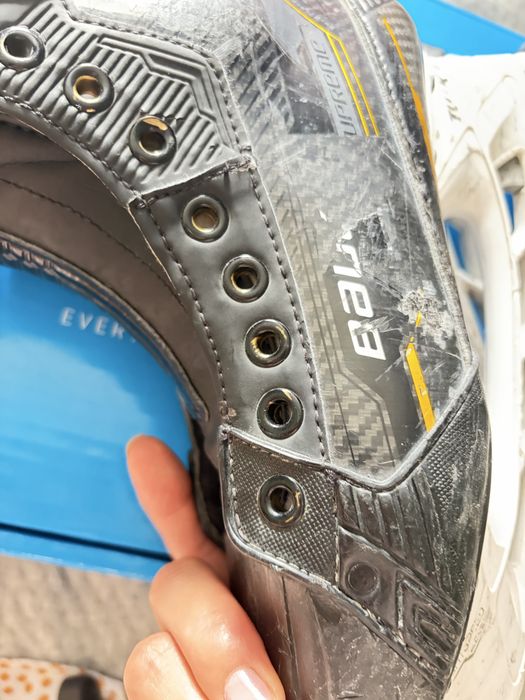 Продам коньки хоккейные bauer m5 pro
