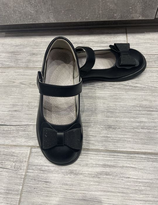 Обувки за момиче 34 номер