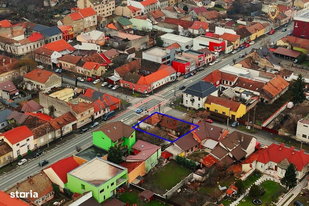Teren- 2 fornturi stradale de vanzare pe Andrei Saguna