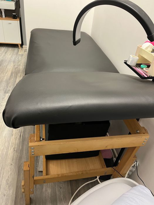 Козметична кушетка и стол
