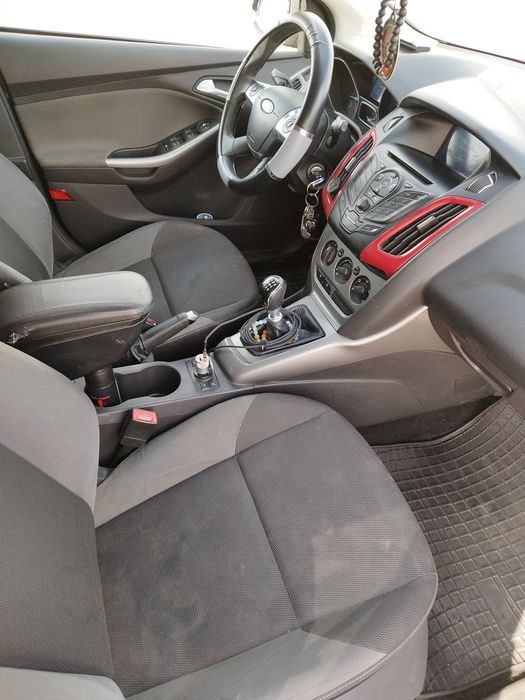 FORD Focus 2014 — imagine 5