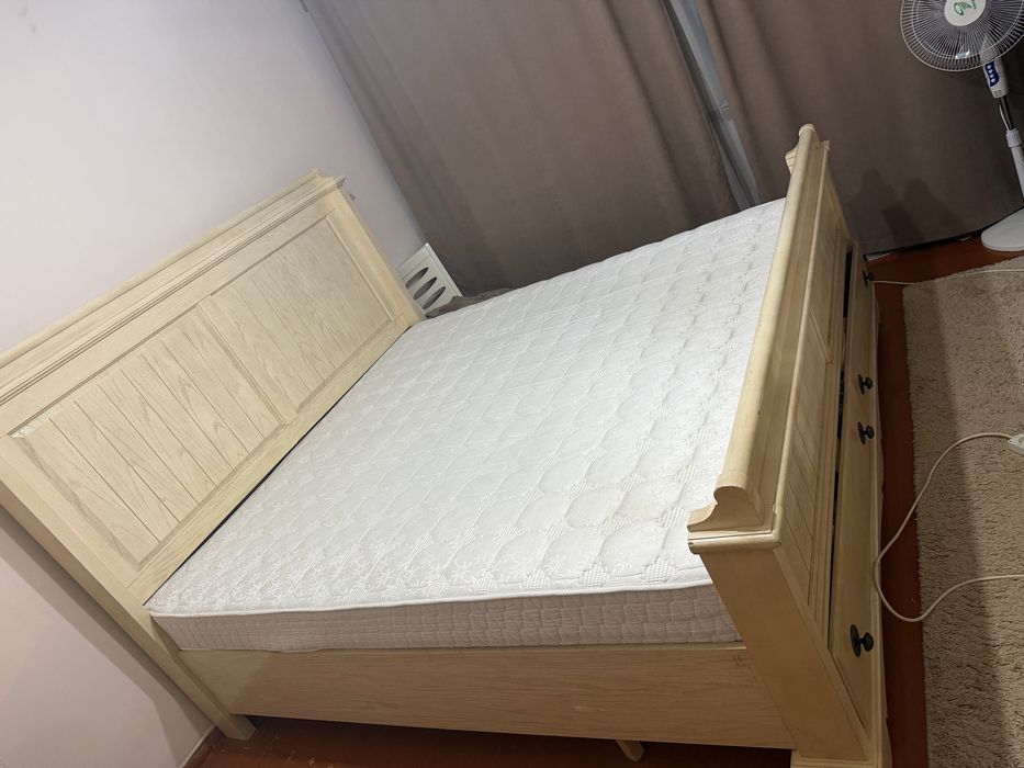 Продам кровать с матрасом!