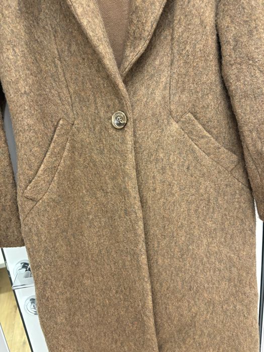 Дамско палто с дължина до коляното