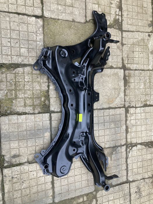 Преден мост за тойота версо/ Toyota verso 09-14г