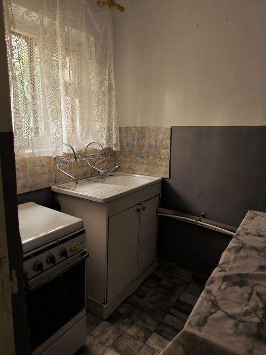 Închiriez garsonieră
