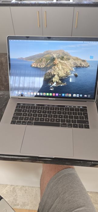 Macbook  pro 15 , retina, touch bar
