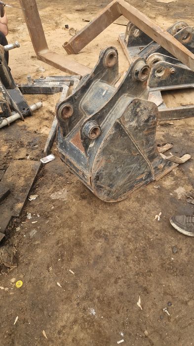 Продам ковши и вилы