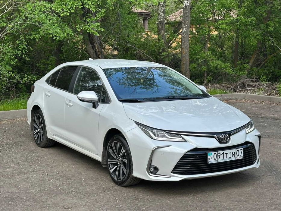 Продам автомобиль Toyota Corolla 2022 года один хозяин в родном окрасе