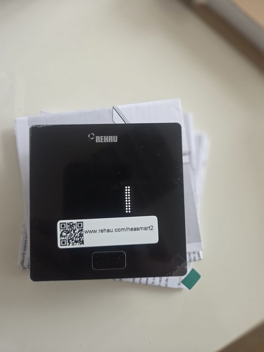 Стаен термостат Rehau NEA SMART 2.0, черен