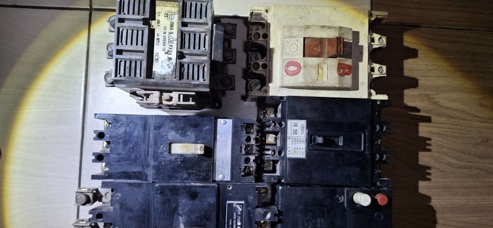 Автоматический выключатель  пускатель