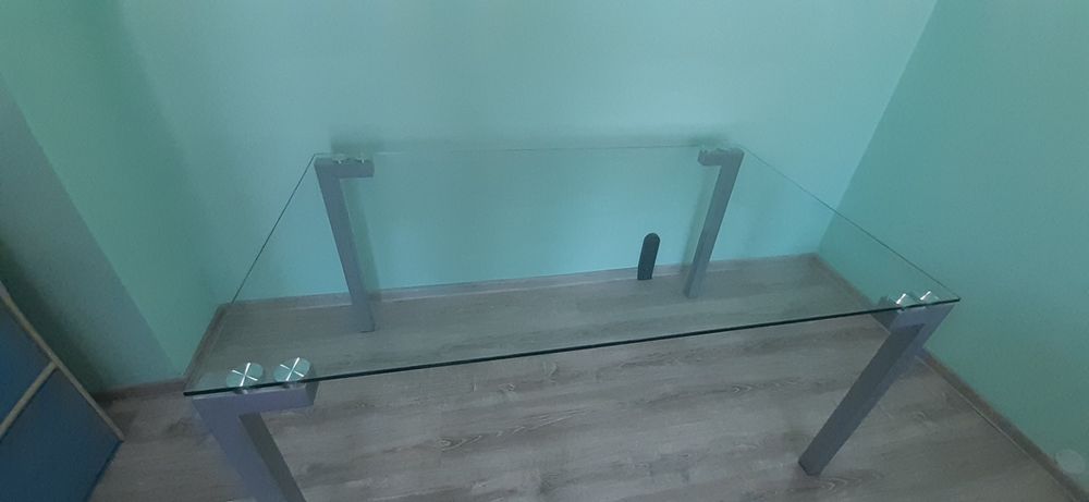 Стъклена трапезна  маса