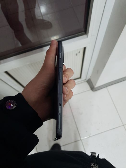 Game phone Poco f4 GT 8 ram 128 rom