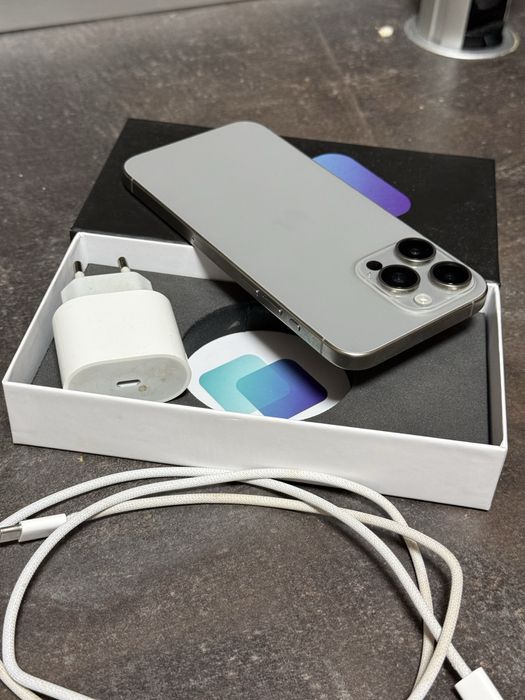 100% Батерия/ Като нов * Iphone 15 pro max 256gb