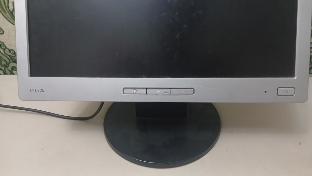 HP L1706 17" monitori sotiladi (Kuzatuv kameralari va ofis uchun)