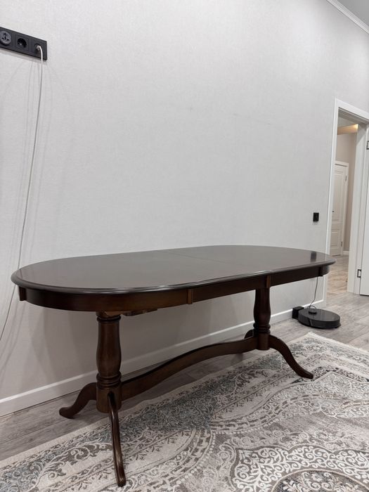 Продаю стол для зала