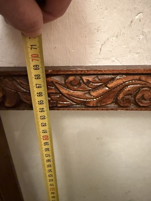 Красива рамка от дърворезба