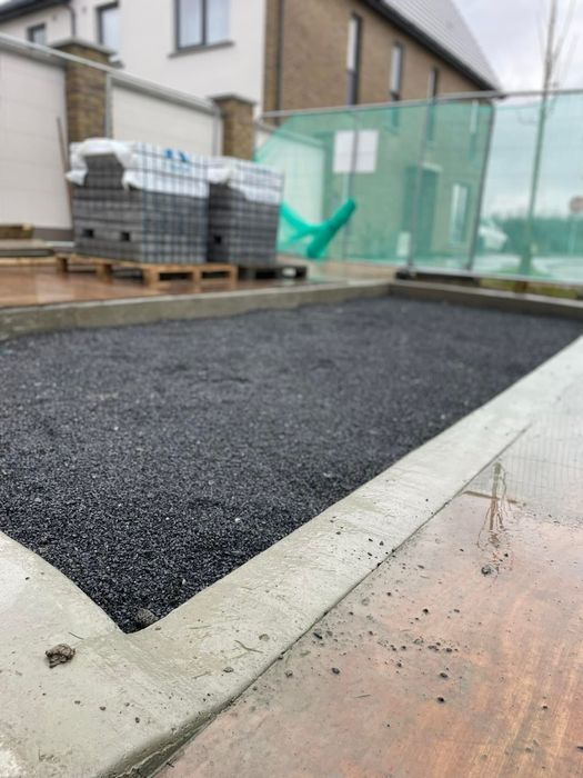 Montam pavaj si borduri Timisoara lucrari complete curti si parcari