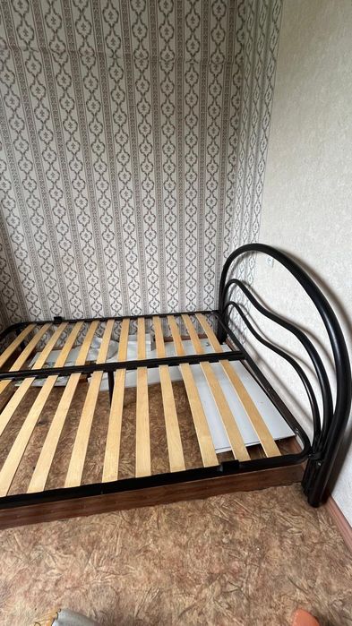Продам кровать двухспальную