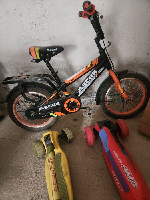 Продам велосипед и самокаты