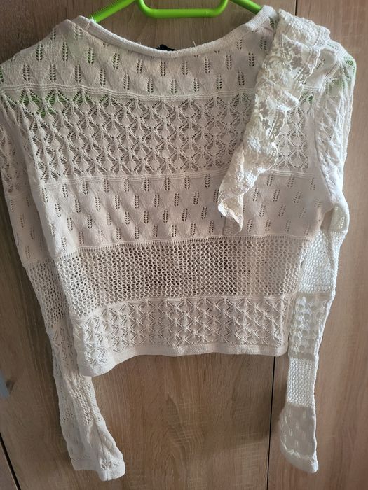 Bluza cu dantelă