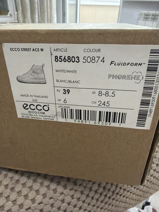 Кроссовки ECCO размер 39 новые