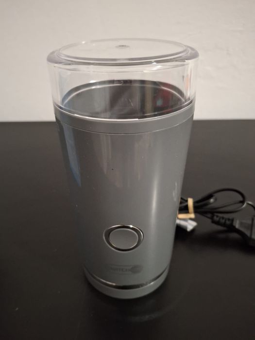 Aparat de macinat cafea nou